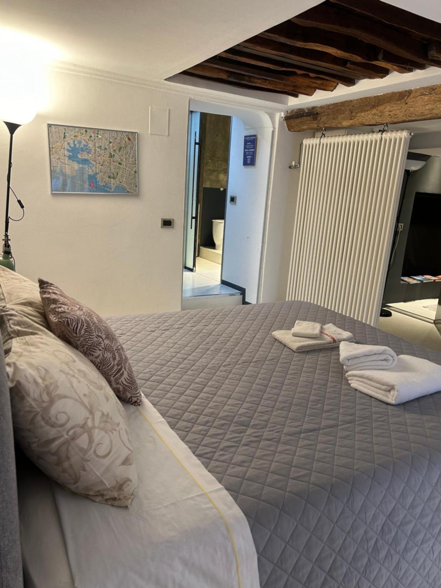 Loft La Citta Vecchia Lägenhet Genua Exteriör bild